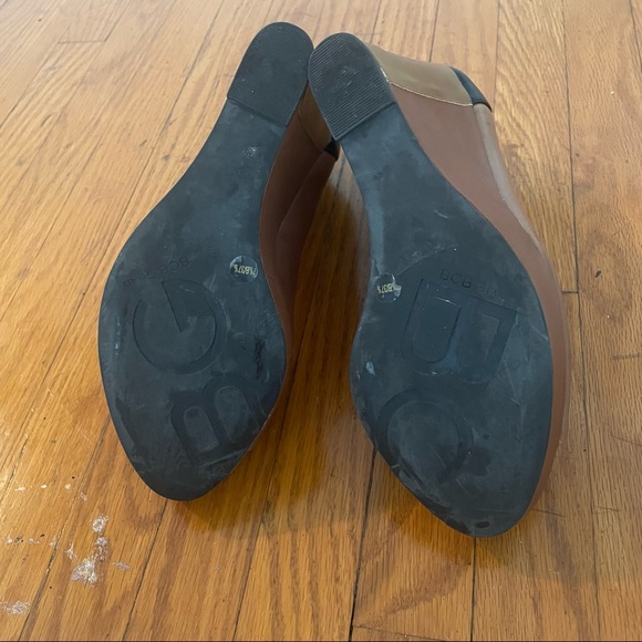 BCBG Paris Wedge Brown and Black Platform Wedges. - Picture 6 of 9